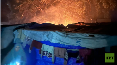 مقتل طبيب فلسطيني واحتراق أكثر من 15 خيمة بقصف إسرائيلي على مدرسة تؤوي نازحين بمخيم البريج