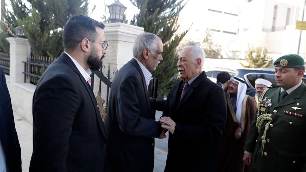 مندوبا عن الملك وولي العهد.. العيسوي يعزي عشيرة المعاني