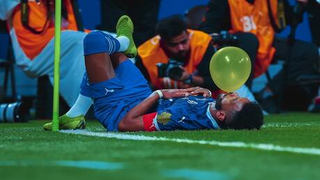 احتفال مثير.. البليهي يقود الهلال للفوز على الرائد بهدف قاتل (فيديو)  