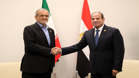 السيسي يؤكد لبزشكيان رفض مصر الكامل للتصعيد الإسرائيلي الجاري ضد إيران