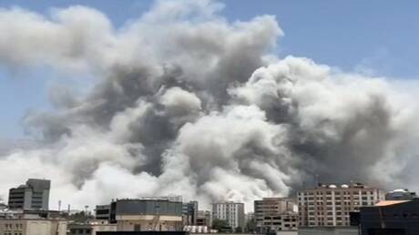 السفارة الأمريكية في بالبحرين تحول موظفيها إلى العمل عن بعد