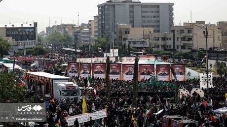 حشود غفيرة بطهران تشيع قتلى الهجوم الإسرائيلي (فيديو)