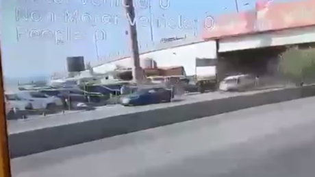 لقطات توثق لحظة استهداف الجيش الإسرائيلي لسيارة بمحيط العاصمة اللبنانية بيروت (فيديو)
