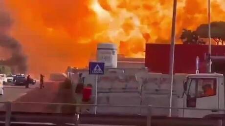 انفجار عنيف بمحطة للوقود شرقي روما (فيديو)
