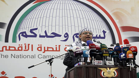 الحوثيون: مفاجآتنا ستأتي تباعا.. اليمن ميدان الركلات الأخيرة وليس ميداناً للاستعراض