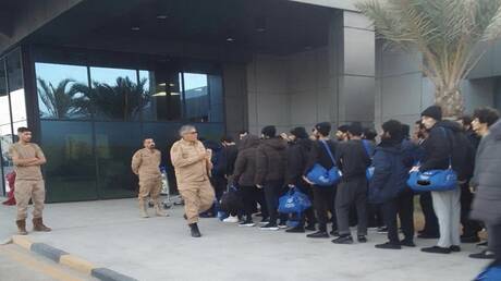 ليبيا تعلن ترحيل عشرات المصريين من طرابلس إلى بلادهم