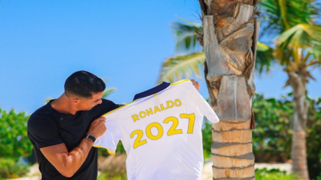 الأصفر يغزو 70 دولة.. النصر السعودي يحقق مبلغا خرافيا بسبب قمصان رونالدو
