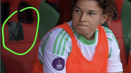 هل أخفت الجزائر شعار المغرب في كأس إفريقيا للسيدات؟