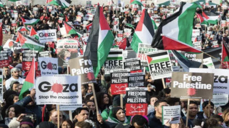 احتجاجات في لندن بعد حظر جماعة "تحرك من أجل فلسطين" وتصنيفها منظمة إرهابية