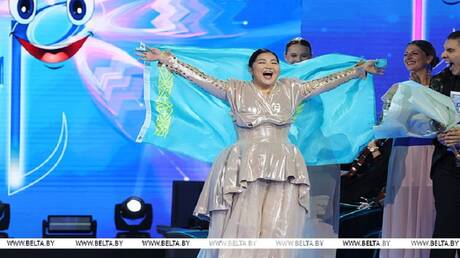 فنانة  كازاخستانية تفوز بالجائزة الكبرى لمهرجان "البازار السلافي" في فيتيبسك البيلاروسية (فيديو)