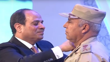 تغيير المسمى الوظيفي لوزير النقل المصري يثير التساؤلات.. ومصدر يكشف التفاصيل