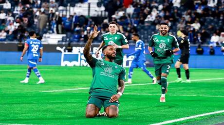 نجم الأهلي السعودي يتعرض لحادثة سطو (صورة)