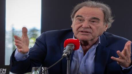 "أنا فخور جدا بفيلمي".. المخرج الأمريكي أوليفر ستون في تصريح حول فيلمه الذي تناول حياة الرئيس الروسي