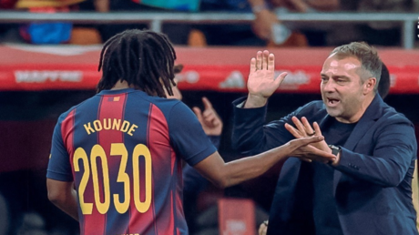 لمنع مانشستر سيتي.. برشلونة يحصن لاعبه بعقد طويل الأمد