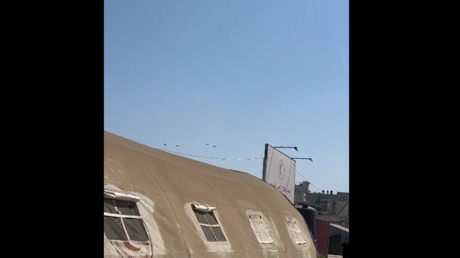 مراسلنا: الإمارات والأردن يسقطان مساعدات من الطائرات على قطاع غزة
