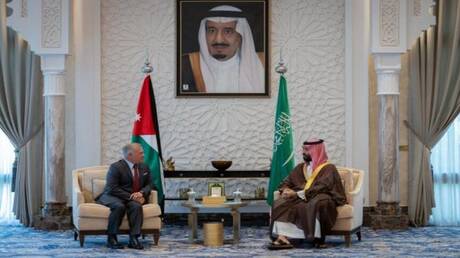 بن سلمان يستقبل العاهل الأردني في نيوم السعودية