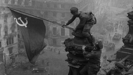 روسيا تستعد لإنتاج فيلم سينمائي عن لحظة رفع علم النصر فوق الرايخستاغ