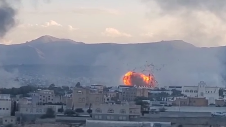 انفجارات يهزان محطة لتوليد الكهرباء جنوبي صنعاء