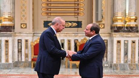 مصر وتركيا توقعان اتفاقا يزيد من مخاوف إسرائيل
